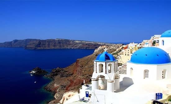Easy accessibility to all major sights and attractions
